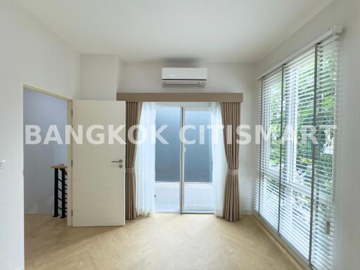 House at Baan Klang Muang The Edition Srinakarin-Suanluang for sale