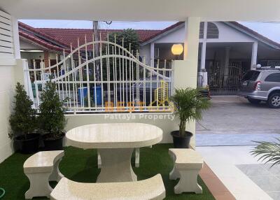 2 Bedrooms Townhouse in Eakmongkol 4 East Pattaya H012022