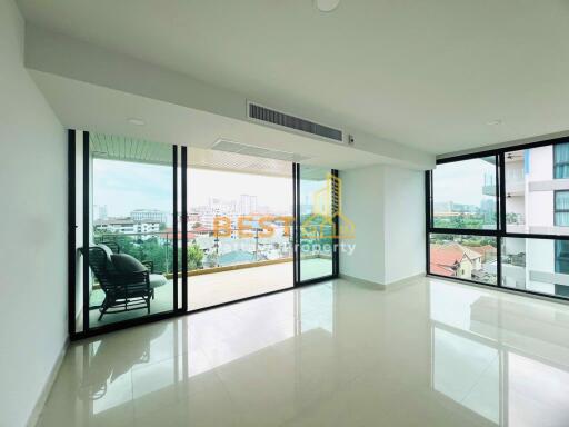 2 Bedrooms Condo in Gardenia Jomtien C012023