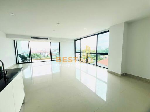 2 Bedrooms Condo in Gardenia Jomtien C012023