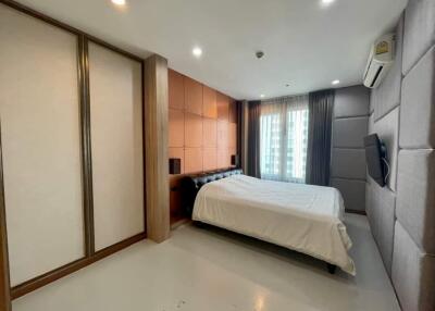 Villa Asoke 2 bedroom condo for sale and rent