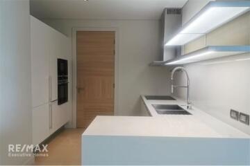 Modern 2 Bed, 2 Bath Condo at Sindhorn Residence  110 Sqm  BTS Chit Lom 12 Mins Walk