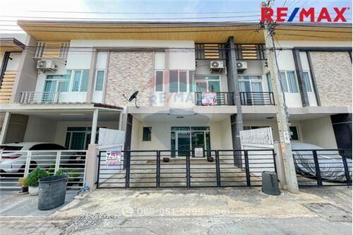 132 Sqm., 4 Beds Townhouse listed for ฿ 2,750,000.