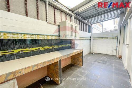 132 Sqm., 4 Beds Townhouse listed for ฿ 2,750,000.