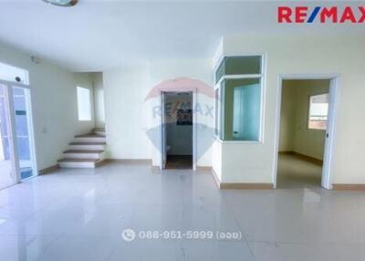 132 Sqm., 4 Beds Townhouse listed for ฿ 2,750,000.