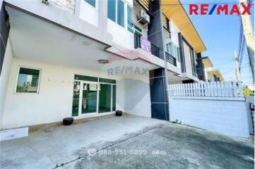 132 Sqm., 4 Beds Townhouse listed for ฿ 2,750,000.