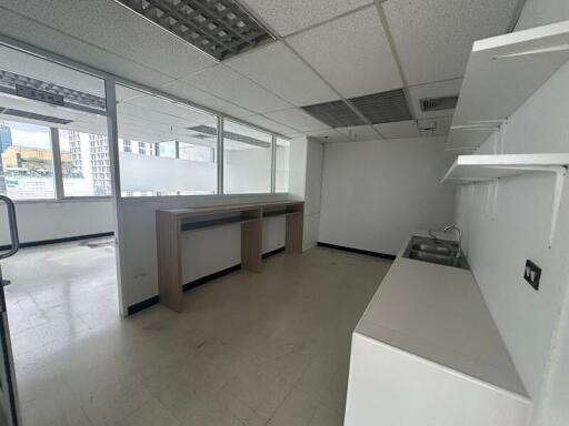 For Rent Bangkok Office Sukhumvit BTS Ekkamai Watthana