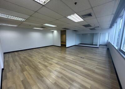 For Rent Bangkok Office Sukhumvit BTS Ekkamai Watthana