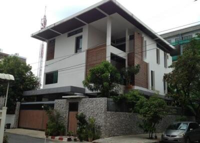 For Sale and Rent Bangkok Home Office Naradhiwas BTS Chong Nonsi Sathorn