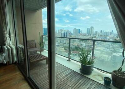 For Rent Bangkok Condo The Lofts Yennakart Yenakart BTS Chong Nonsi MRT Lumphini Yan Nawa