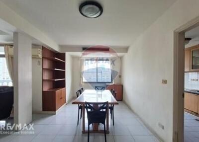 Luxurious 3-Bedroom Condo with Easy Access to BTS Phrom Phong