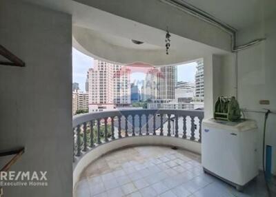 Luxurious 3-Bedroom Condo with Easy Access to BTS Phrom Phong