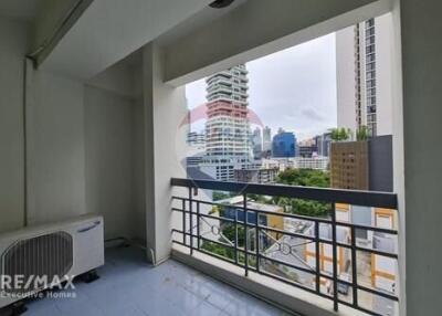 Luxurious 3-Bedroom Condo with Easy Access to BTS Phrom Phong