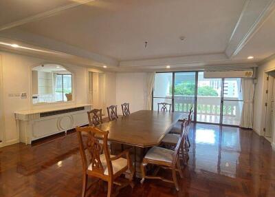 3-BR Apt. near BTS Phrom Phong