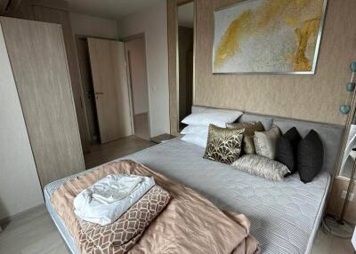 1-BR Condo at Life One Wireless near BTS Phloen Chit