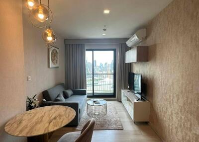 1-BR Condo at Life One Wireless near BTS Phloen Chit