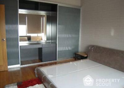 1-BR Condo at The Emporio Place near BTS Phrom Phong (ID 514307)