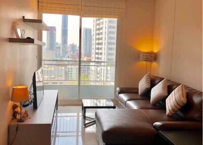 1-BR Condo at Circle Condominium near MRT Phetchaburi