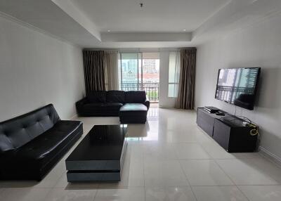 Large 2-Bedroom Condo Sukhumvit 11 Sale