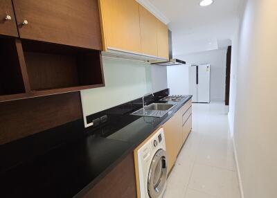 Large 2-Bedroom Condo Sukhumvit 11 Sale