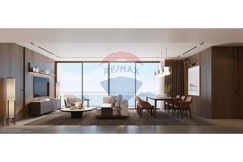 Luxury Beachfront Condominium