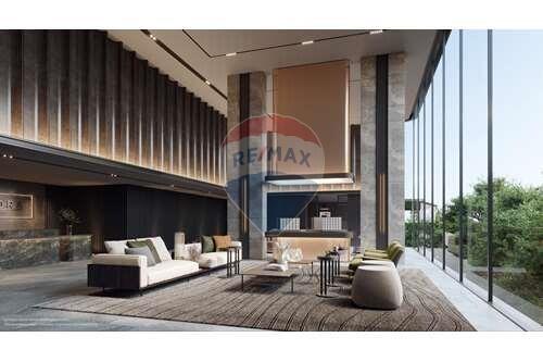 Luxury Beachfront Condominium