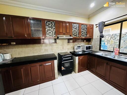 3 Bed 3 Bath in East Pattaya HR2653