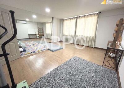 3 Bed 3 Bath in East Pattaya HR2958