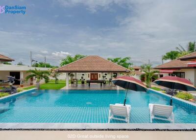 Exquisite Bali-style Pool Villa in Hua Hin on Large Land Plot