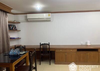 2-BR Condo at Baan Pathumwan Condominium near BTS Ratchathewi