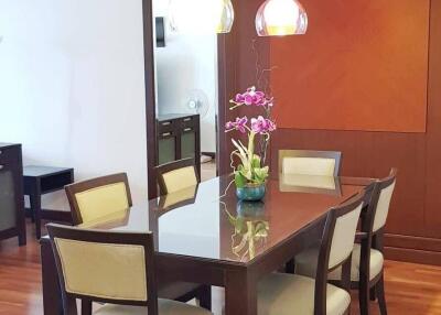 2-BR Condo at All Seasons Mansion Condominium near BTS Phloen Chit