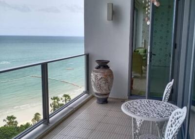 Luxury Beachfront Condo For Rent In North Point