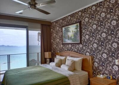 Luxury Beachfront Condo For Rent In North Point