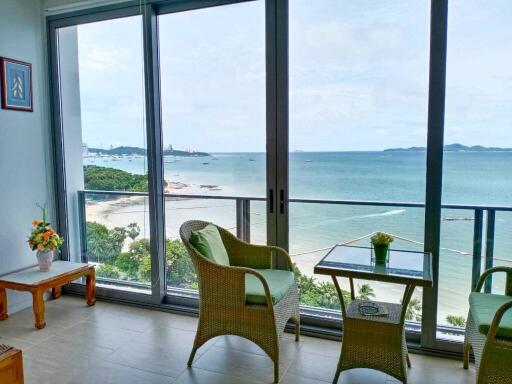 Luxury Beachfront Condo For Rent In North Point