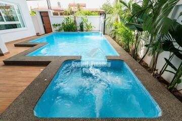 Spacious, 6 bedroom, 7 bathroom, pool villa for sale in central Pattaya.