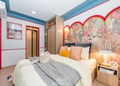 Colorful bedroom with modern decor