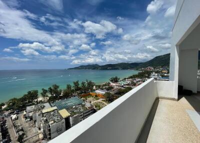 Balcony with ocean view