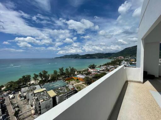 Balcony with ocean view