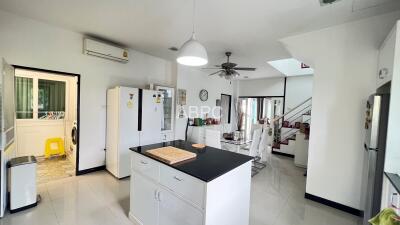 5 Bedrooms 5 Bathrooms in East pattaya