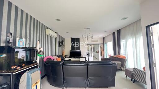 5 Bedrooms 5 Bathrooms in East pattaya