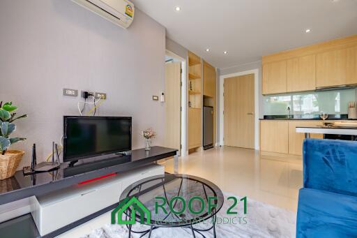 New room for rent with Pool access in a Perfect location between Pratumnak Hill and Jomtien.