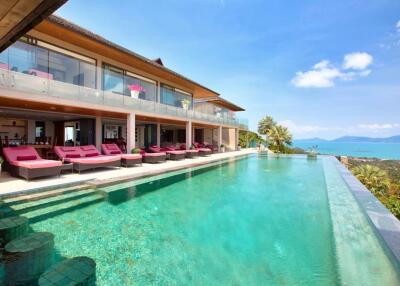 STUNNING UNINTERRUPTED PANORAMIC OCEAN-VIEWS VILLA