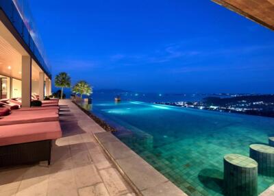 STUNNING UNINTERRUPTED PANORAMIC OCEAN-VIEWS VILLA