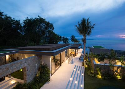 EXCLUSIVE LUXURY BEACHFRONT VILLA AT TALING NGAM