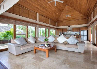 AMAZING 5-BEDROOM BEACHFRONT VILLA IN LIPA NOI