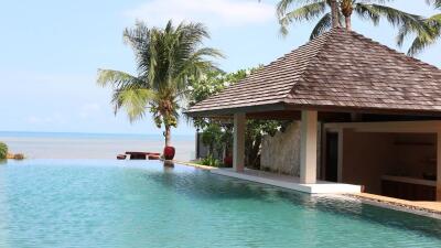 AMAZING 5-BEDROOM BEACHFRONT VILLA IN LIPA NOI