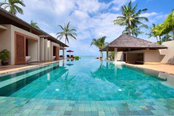 AMAZING 5-BEDROOM BEACHFRONT VILLA IN LIPA NOI