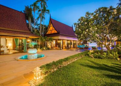 STUNNING BEACHFRONT VILLA IN LIPA NOI