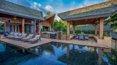 SUPERB BEACHFRONT VILLA IN LAMAI