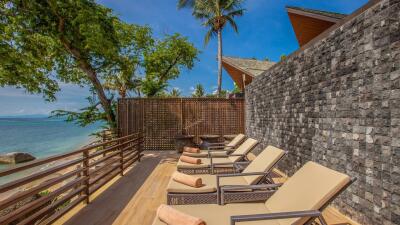 SUPERB BEACHFRONT VILLA IN LAMAI